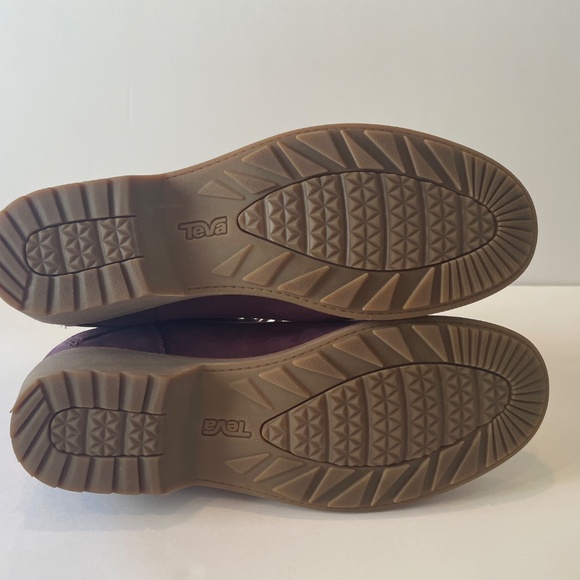 Boots - Picture 4 of 5